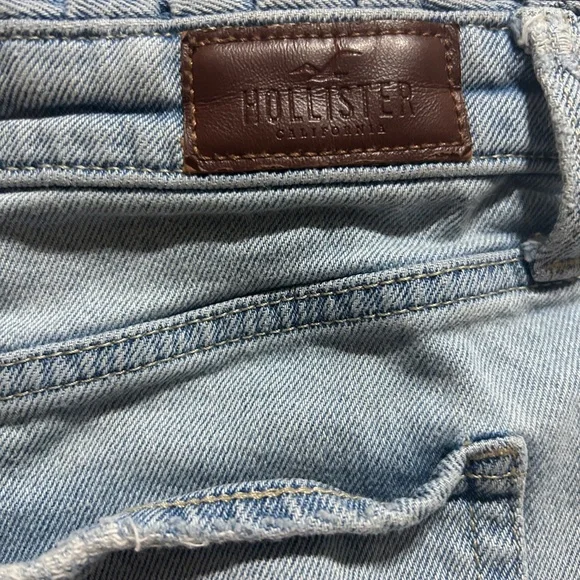 Hollister Ultra High-Rise Mom Shorts – Paperbag Waist – Size 25 - Picture 4 of 4